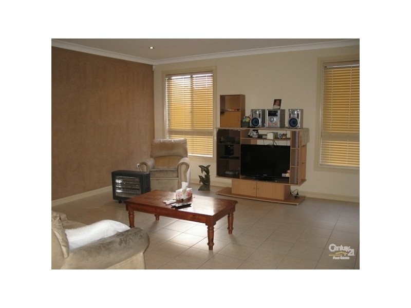 1 St Paul Ave, Castle Hill NSW 2154