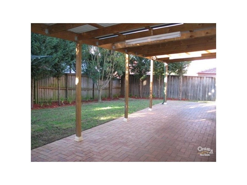 16 Tellicherry Cct, Beaumont Hills NSW 2155