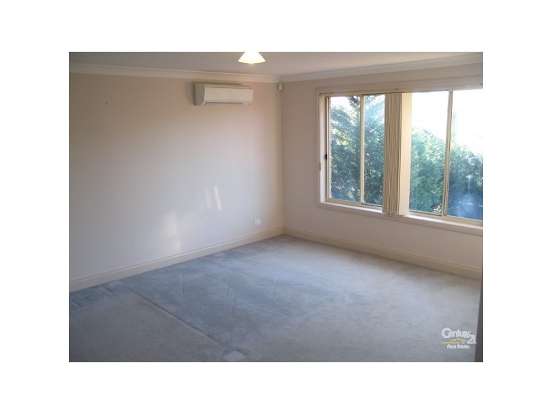 16 Tellicherry Cct, Beaumont Hills NSW 2155