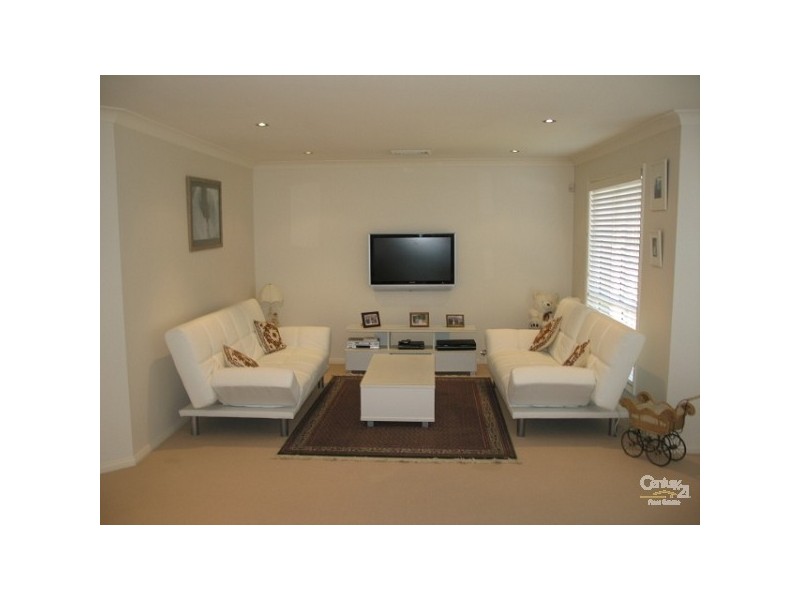 12 Lightwood Way, Beaumont Hills NSW 2155