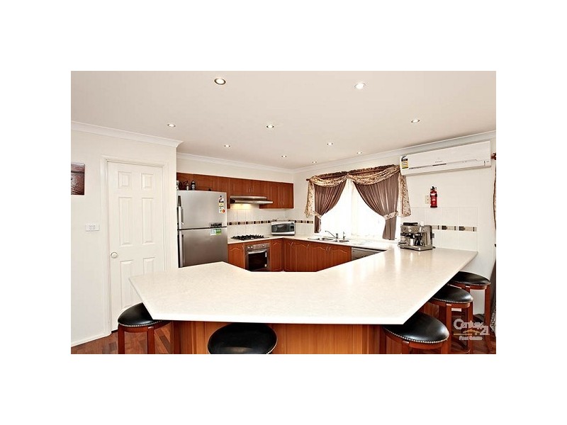 21 Honeyeater Cres, Beaumont Hills NSW 2155