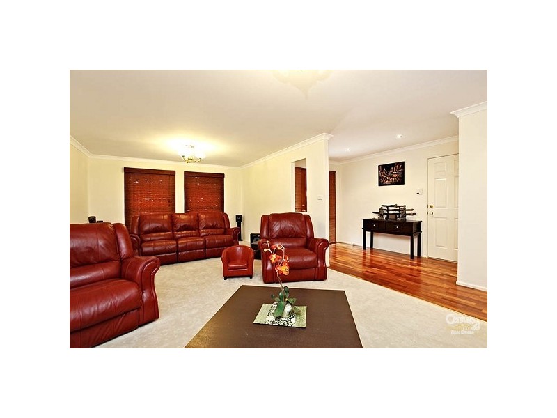 21 Honeyeater Cres, Beaumont Hills NSW 2155