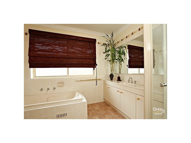 21 Honeyeater Cres, Beaumont Hills NSW 2155