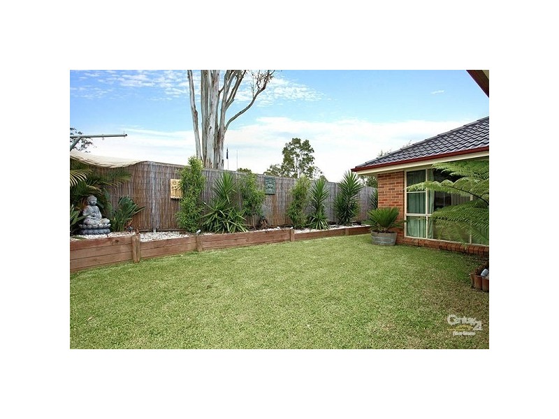 21 Honeyeater Cres, Beaumont Hills NSW 2155