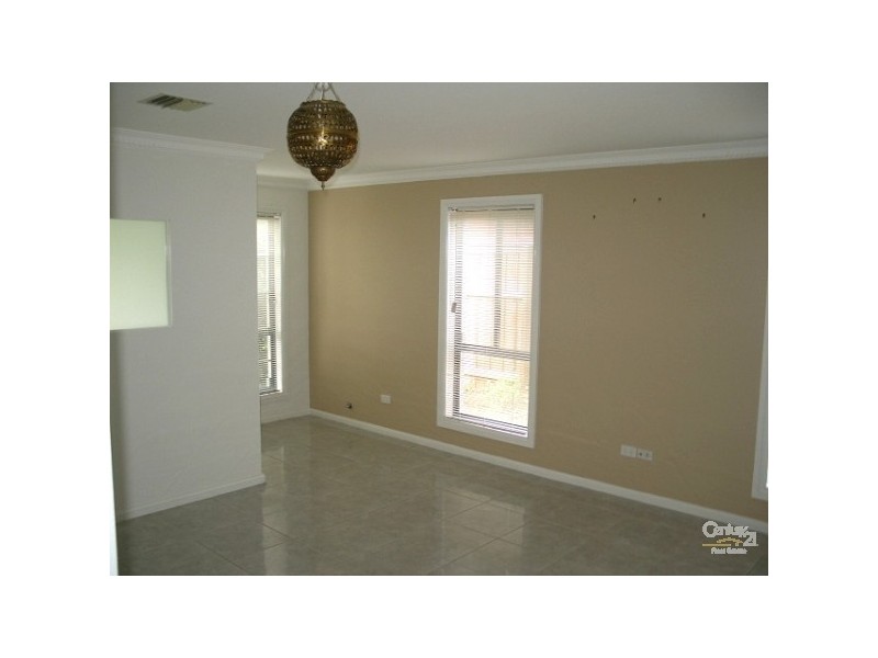 10 Townsend Cct, Beaumont Hills NSW 2155