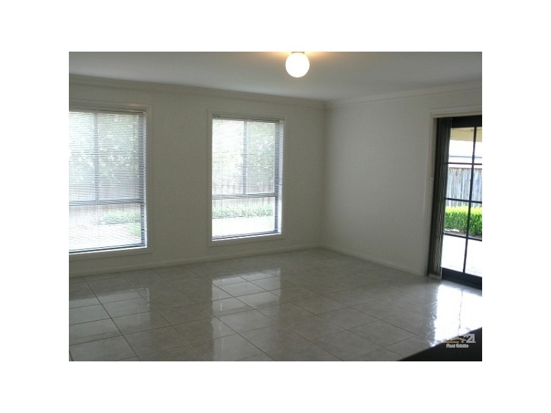 10 Townsend Cct, Beaumont Hills NSW 2155