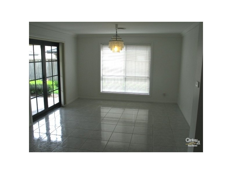 10 Townsend Cct, Beaumont Hills NSW 2155