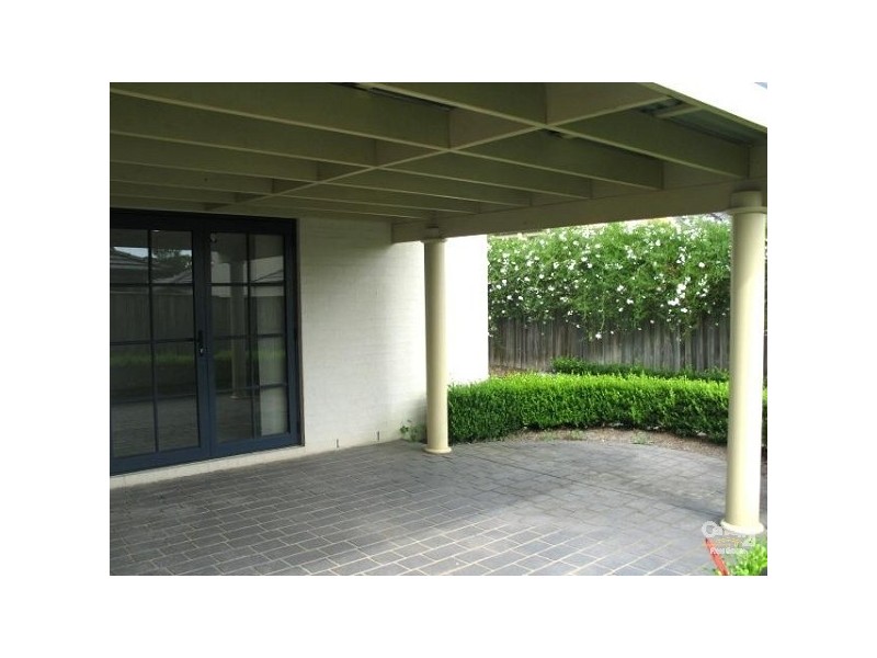 10 Townsend Cct, Beaumont Hills NSW 2155