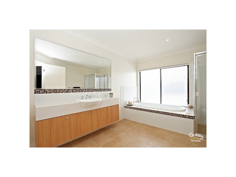 12 Bruton Ave, Kellyville Ridge NSW 2155