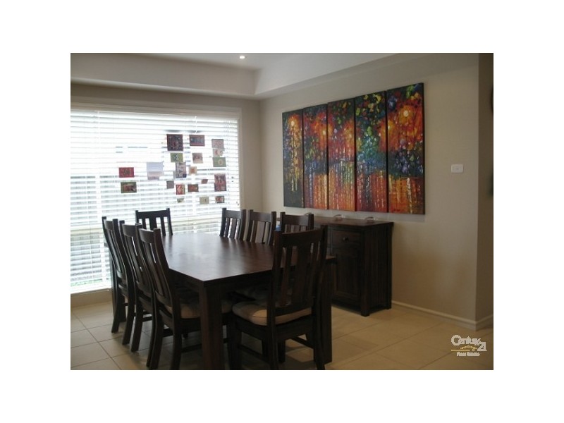 8 Chessington Tce, Beaumont Hills NSW 2155