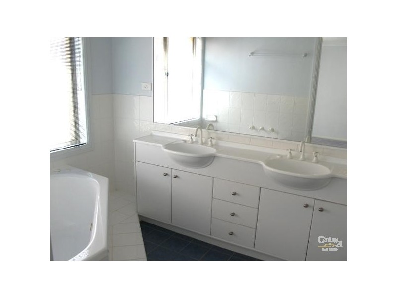 30 Kinnard Way, Kellyville NSW 2155