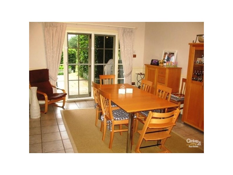 2/6 Ripley Glade, Bella Vista NSW 2153