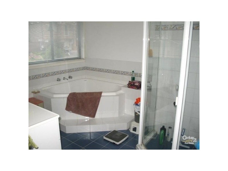 2 Balfour Ave, Beaumont Hills NSW 2155