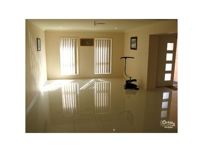 21 Rebellion Cct, Beaumont Hills NSW 2155