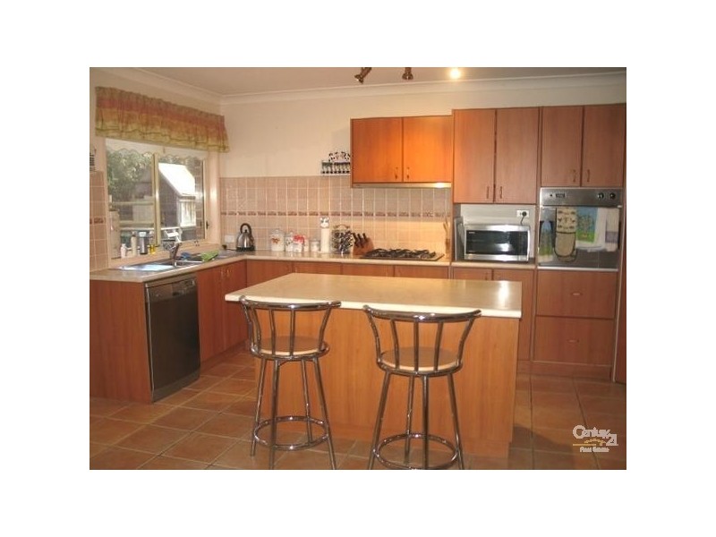 4 Balfour Ave, Beaumont Hills NSW 2155