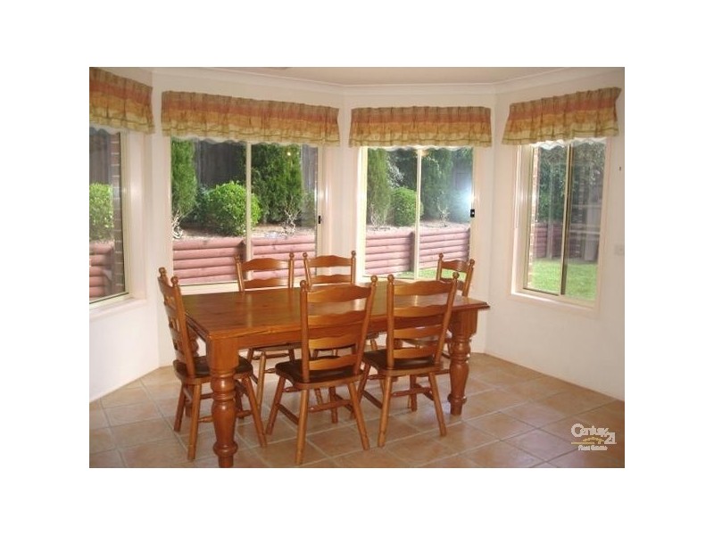 4 Balfour Ave, Beaumont Hills NSW 2155