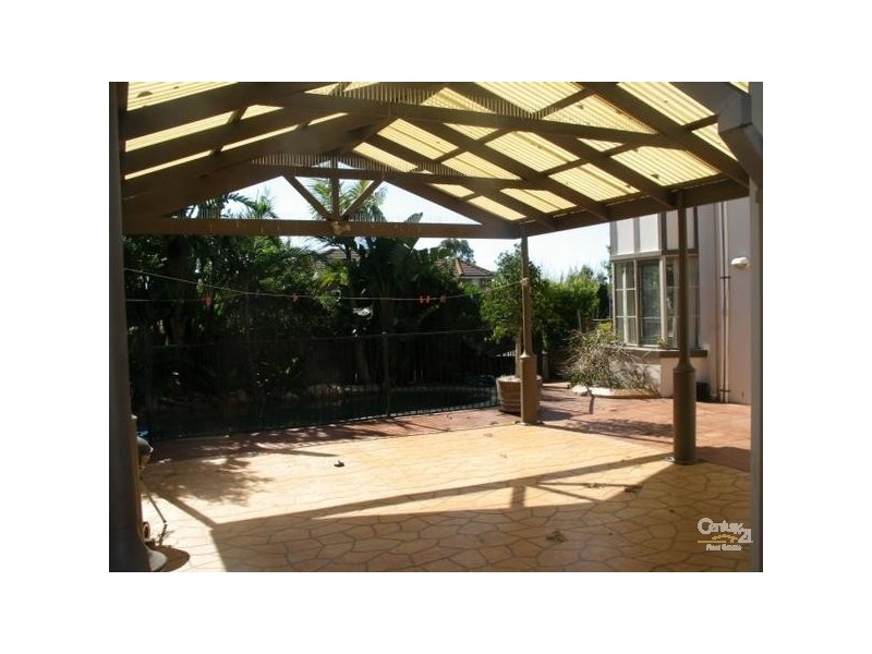 6 Brampton Drive, Beaumont Hills NSW 2155