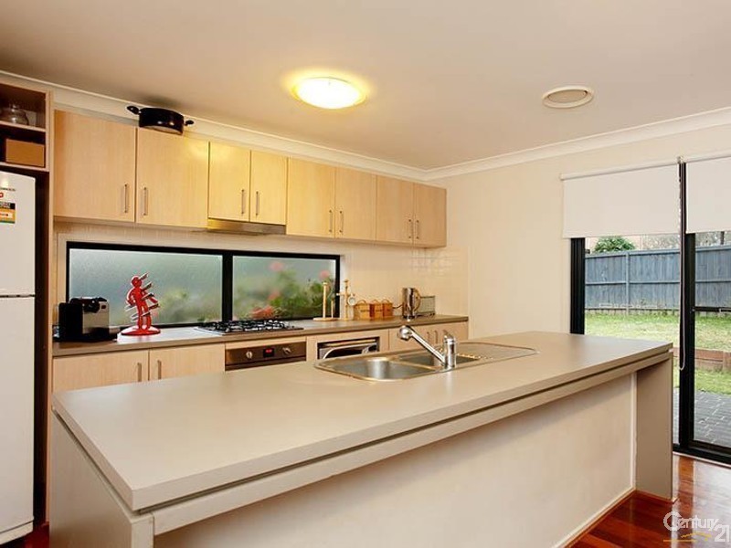70 Tree Top Cct, Quakers Hill NSW 2763