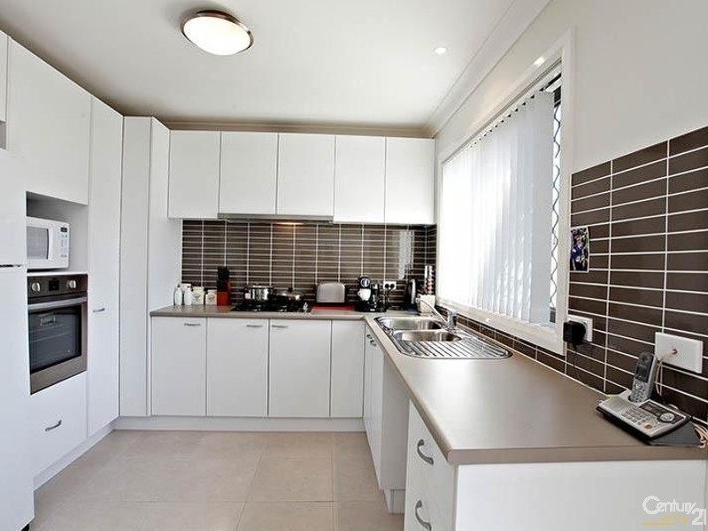 172 Stanhope Parkway, Stanhope Gardens NSW 2768