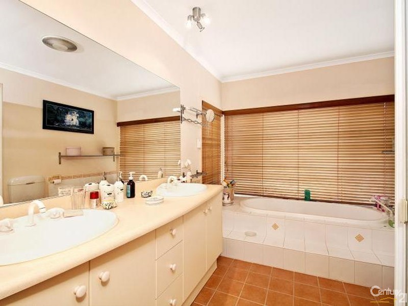 7 Ramillies Way, Beaumont Hills NSW 2155