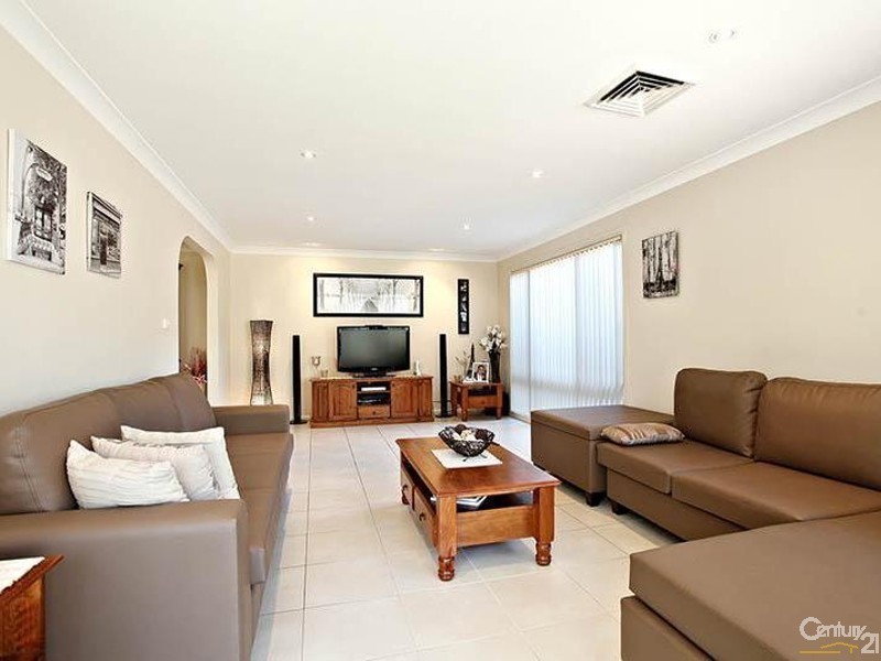 10 Cotton Grove, Stanhope Gardens NSW 2768