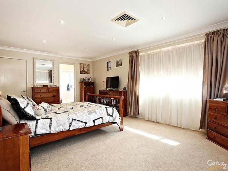 10 Cotton Grove, Stanhope Gardens NSW 2768