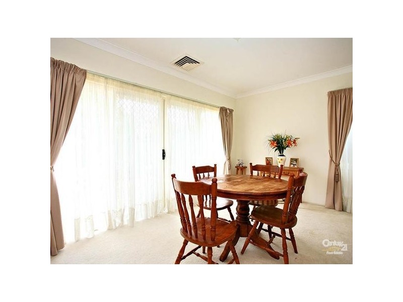 7 Roxburgh Cres, Stanhope Gardens NSW 2768