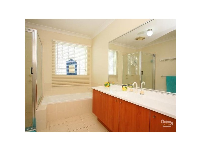 7 Roxburgh Cres, Stanhope Gardens NSW 2768