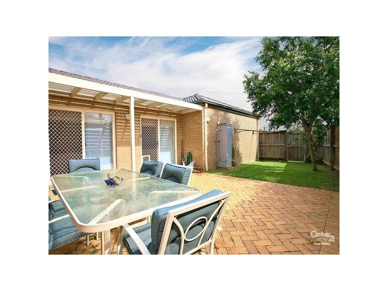 7 Roxburgh Cres, Stanhope Gardens NSW 2768