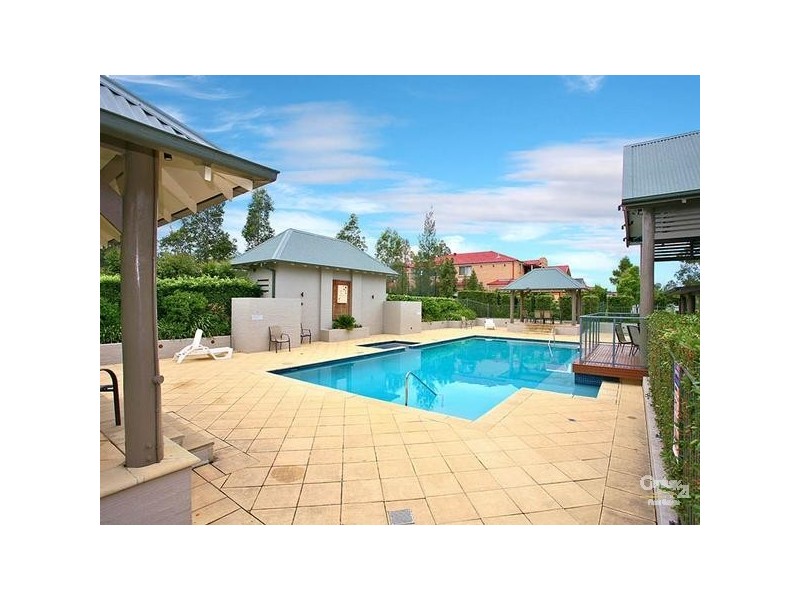 7 Roxburgh Cres, Stanhope Gardens NSW 2768