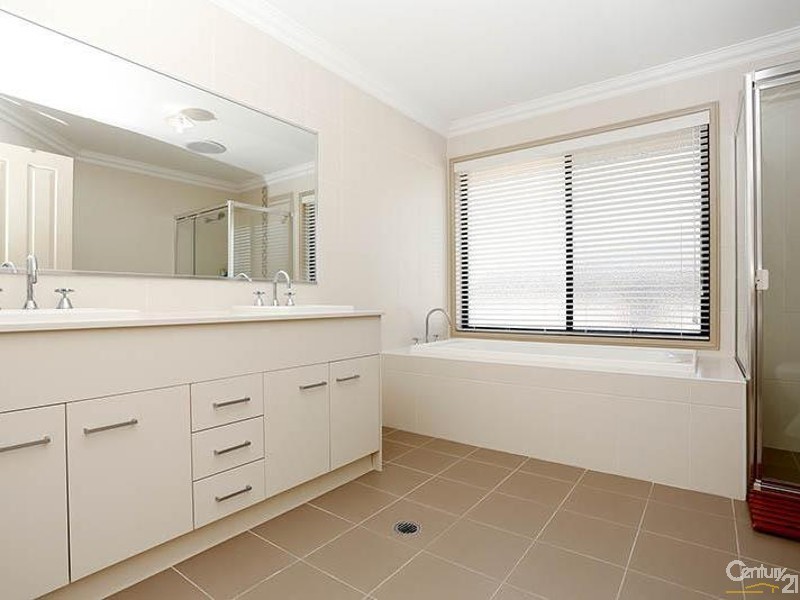 39 Stonecutters Drive, Colebee NSW 2761