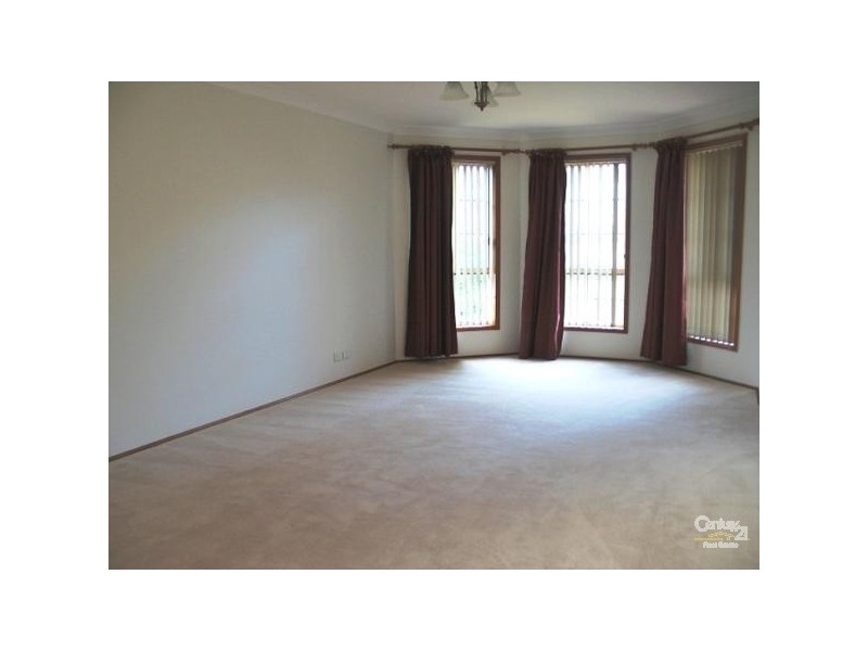 4 Diggins St, Beaumont Hills NSW 2155