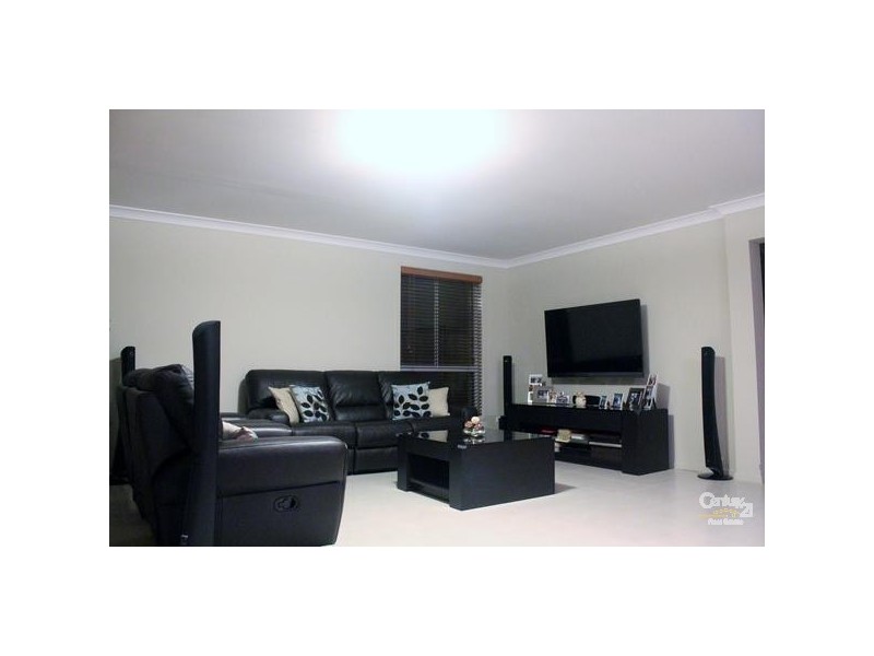8 Allambie St, The Ponds NSW 2769