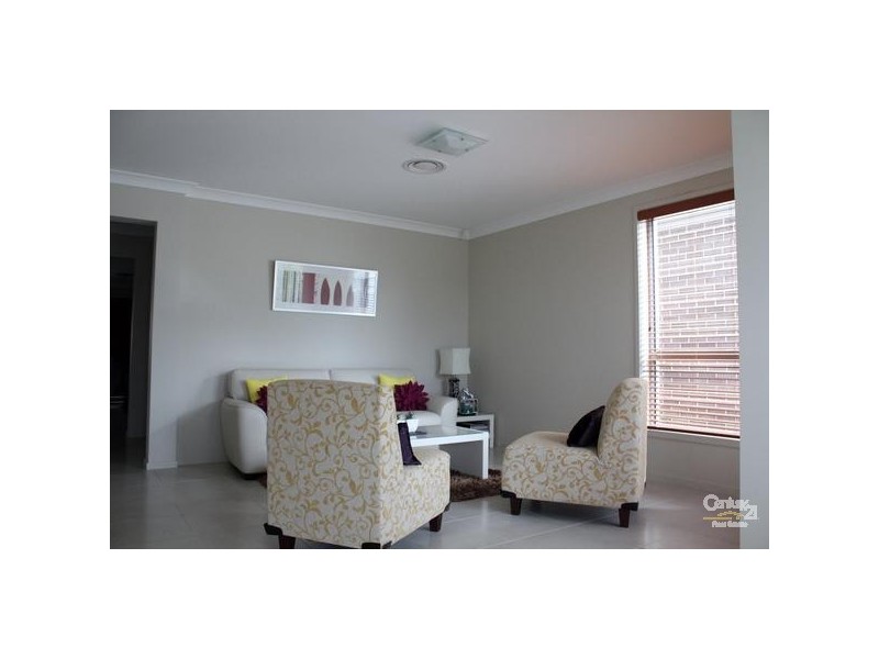 8 Allambie St, The Ponds NSW 2769