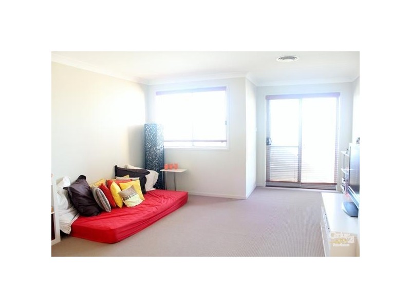 8 Allambie St, The Ponds NSW 2769