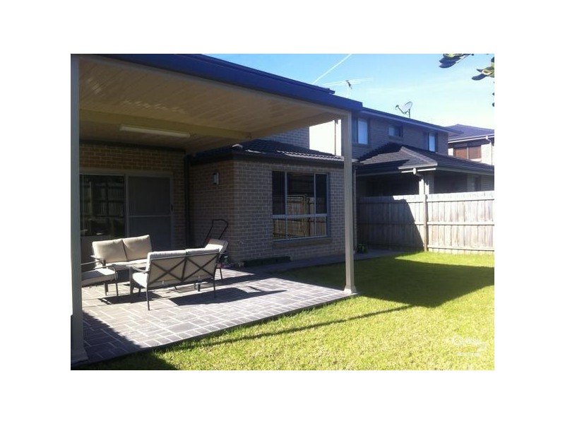 8 Allambie St, The Ponds NSW 2769
