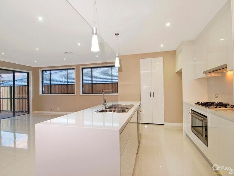 33 Amarco Cct, The Ponds NSW 2769