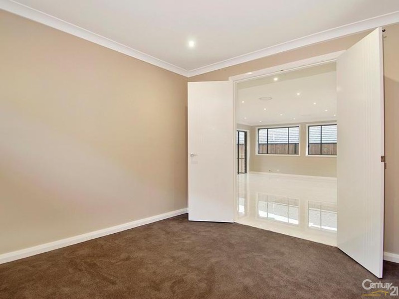 33 Amarco Cct, The Ponds NSW 2769