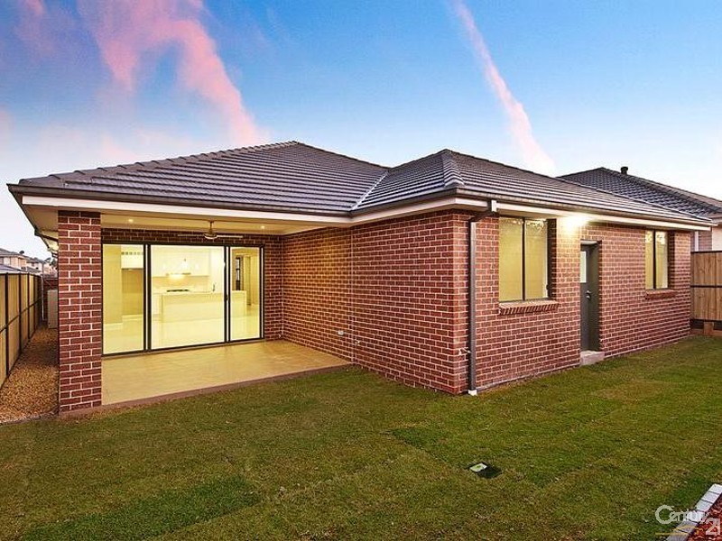 33 Amarco Cct, The Ponds NSW 2769