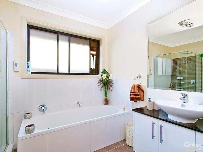 38 Upton St, Stanhope Gardens NSW 2768