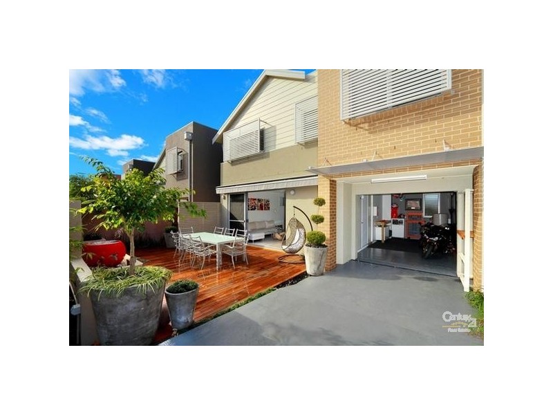 4 Caddies Blvd, Rouse Hill NSW 2155