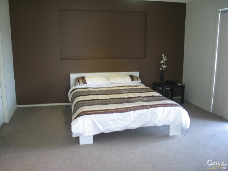 16 Sharpave Ave, The Ponds NSW 2769