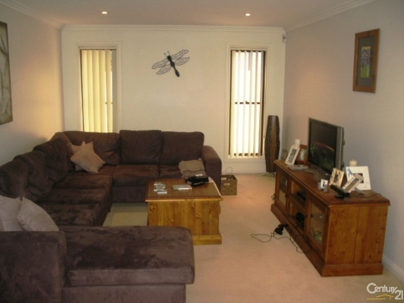 28 Rebellion Cct, Beaumont Hills NSW 2155