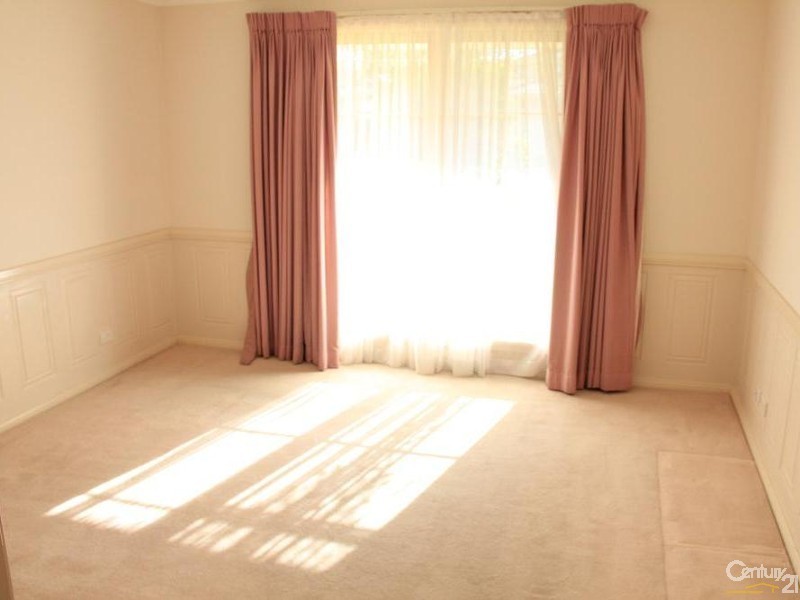 30 Carlisle Cres, Kellyville NSW 2155