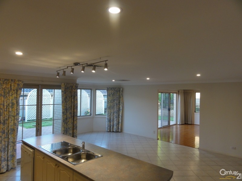 30 Carlisle Cres, Kellyville NSW 2155