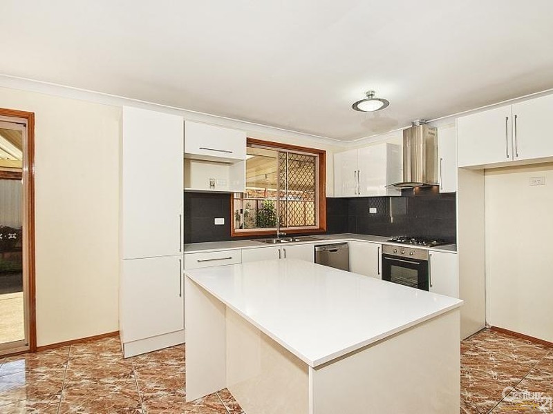 20 Thompson Cres, Glenwood NSW 2768