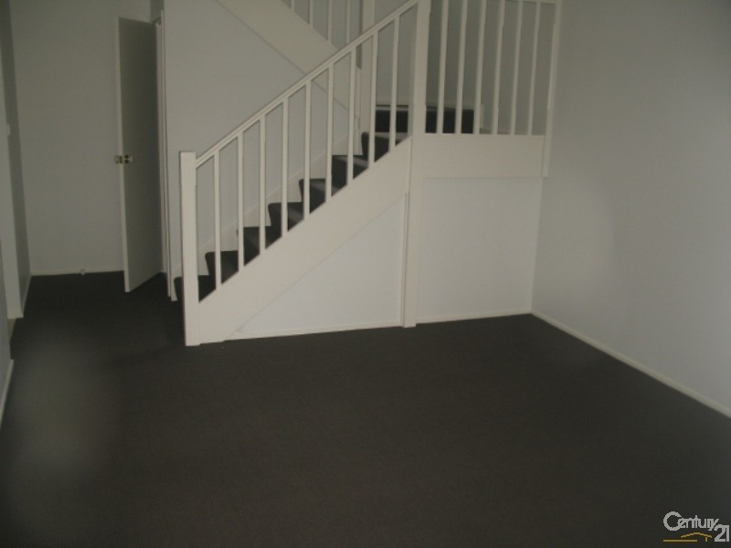 33 Yellowgum Ave, Rouse Hill NSW 2155