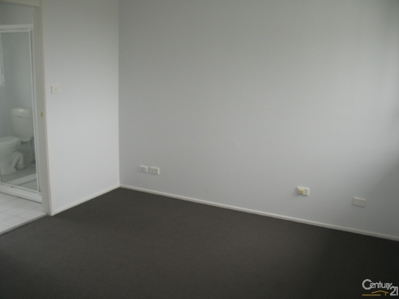 33 Yellowgum Ave, Rouse Hill NSW 2155