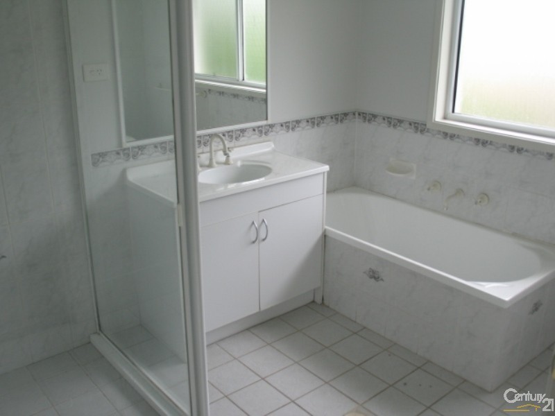 33 Yellowgum Ave, Rouse Hill NSW 2155