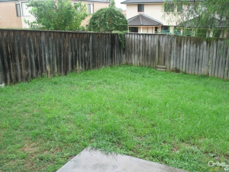 33 Yellowgum Ave, Rouse Hill NSW 2155